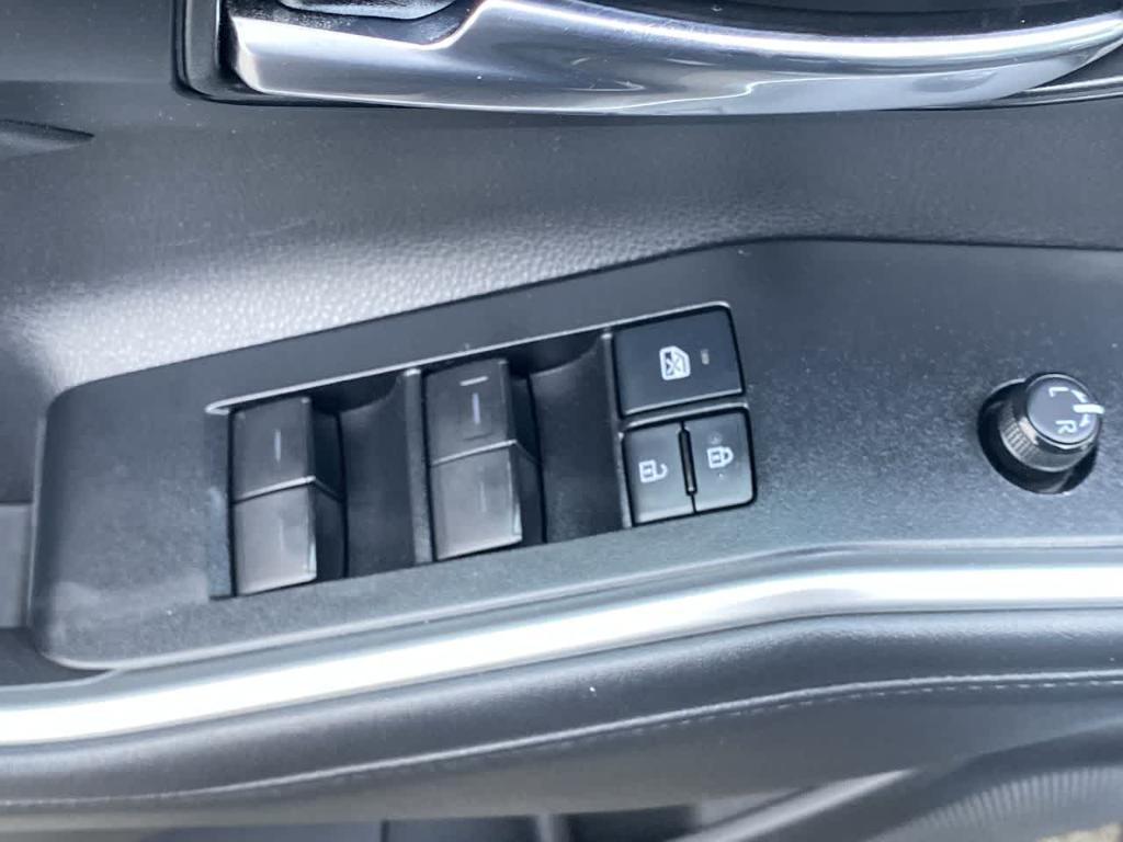 used 2022 Toyota Highlander car, priced at $37,862