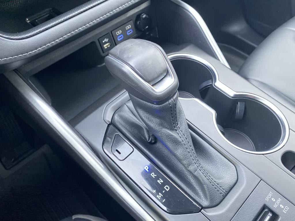 used 2022 Toyota Highlander car, priced at $37,862