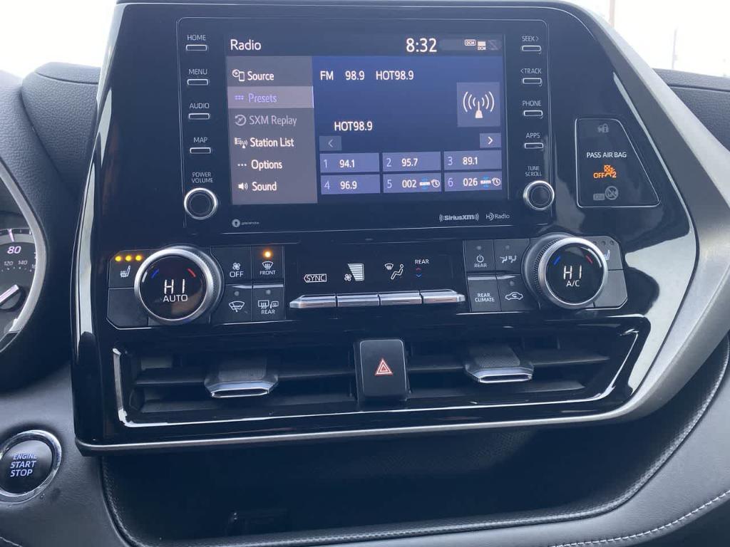 used 2022 Toyota Highlander car, priced at $37,862