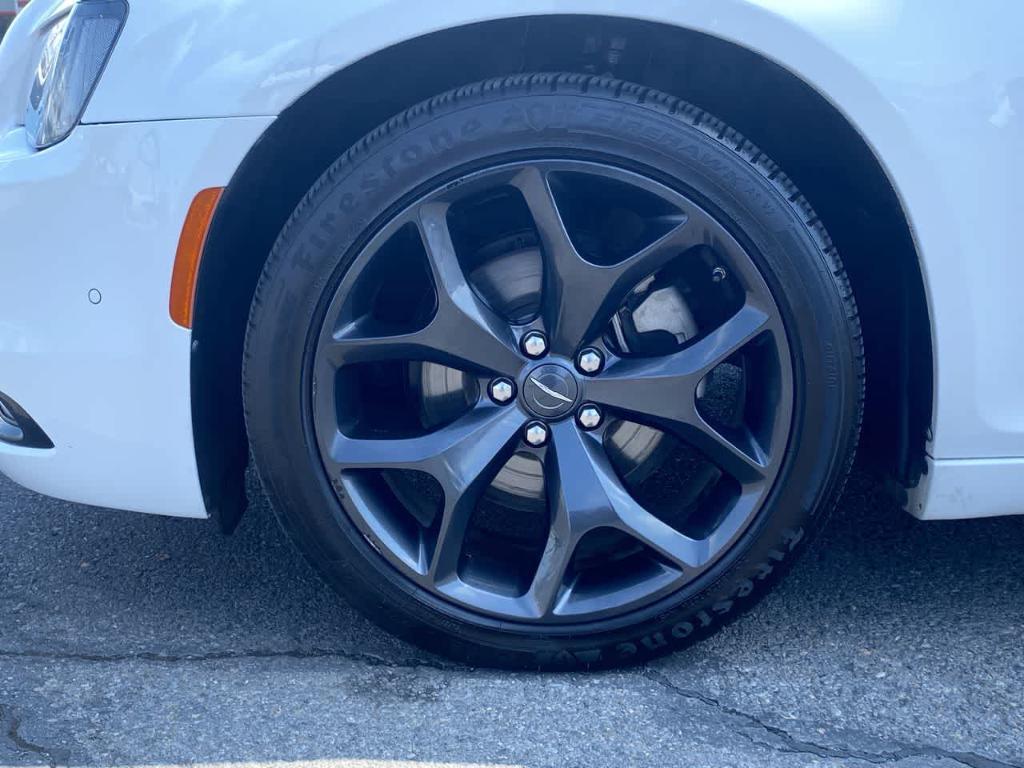 used 2022 Chrysler 300 car, priced at $19,884