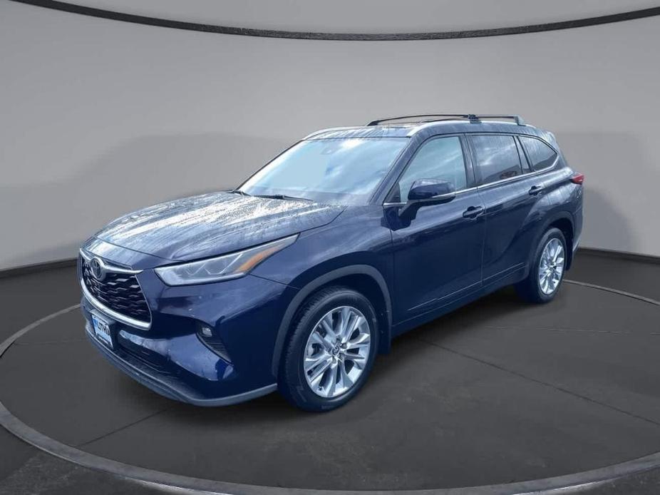 used 2022 Toyota Highlander car, priced at $41,726