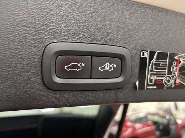 used 2021 Volvo XC40 car, priced at $23,995