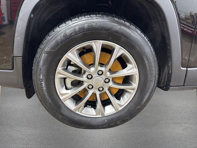 used 2021 Jeep Cherokee car, priced at $19,990