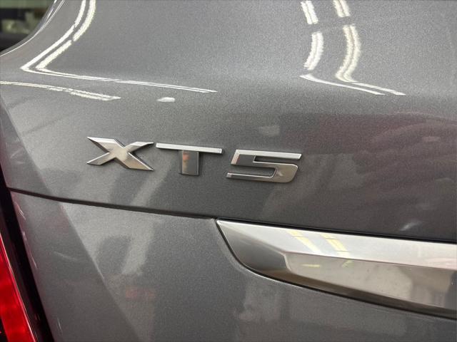 used 2021 Cadillac XT5 car, priced at $25,125