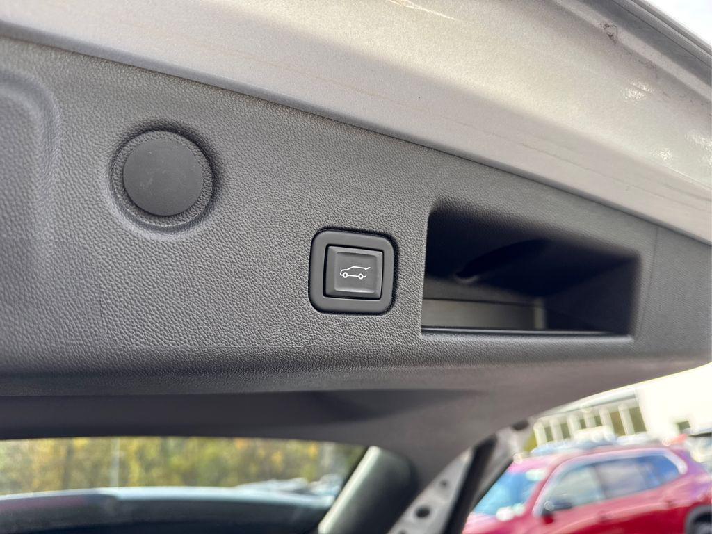 used 2022 Chevrolet Equinox car, priced at $21,995