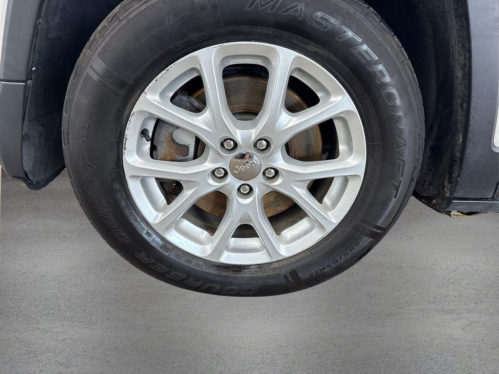 used 2016 Jeep Cherokee car, priced at $12,525