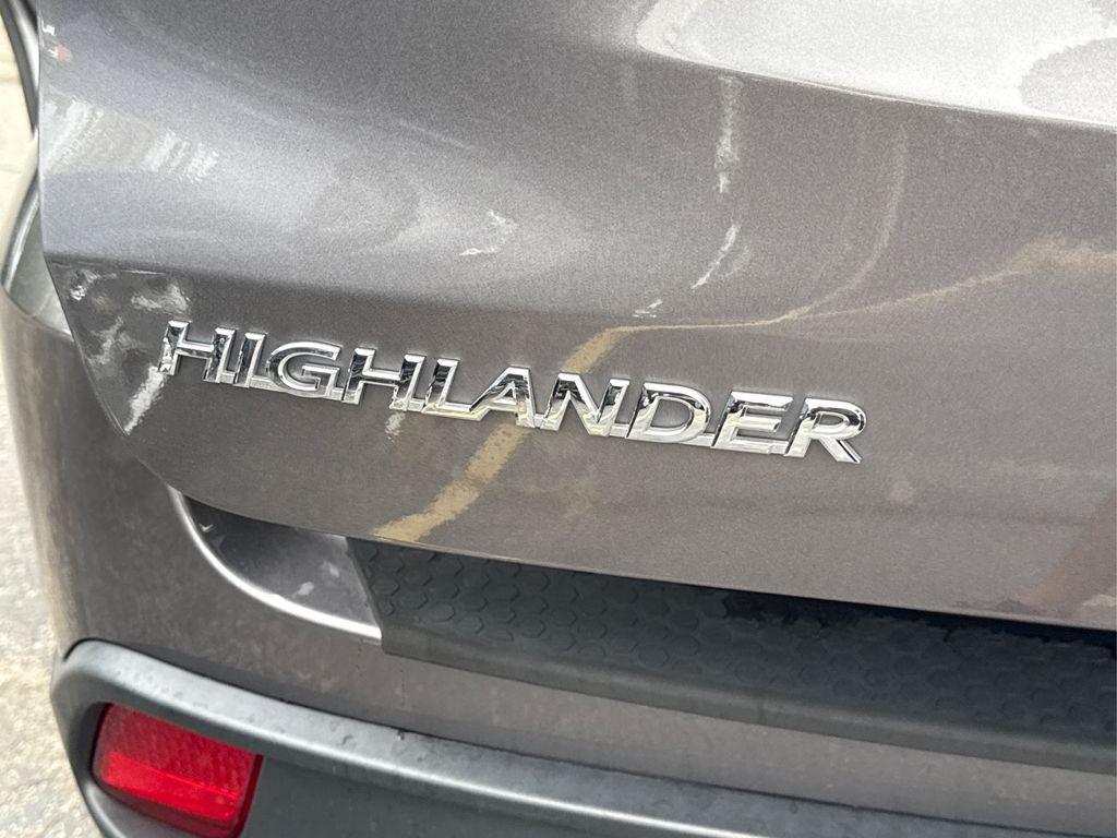 used 2019 Toyota Highlander car, priced at $22,590