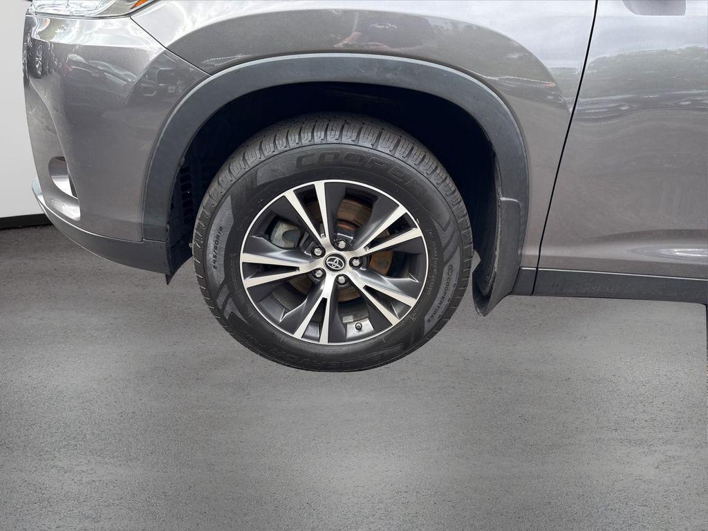 used 2019 Toyota Highlander car, priced at $22,590