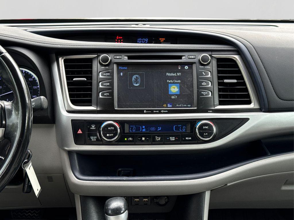 used 2019 Toyota Highlander car, priced at $22,590