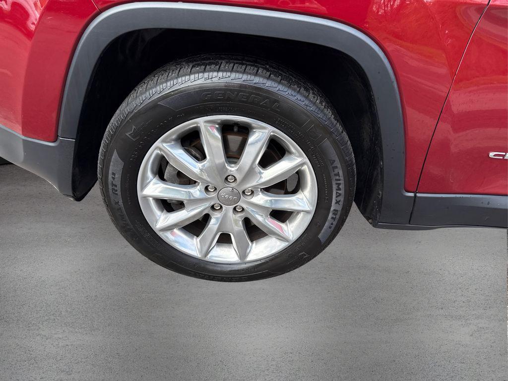 used 2015 Jeep Cherokee car, priced at $15,995