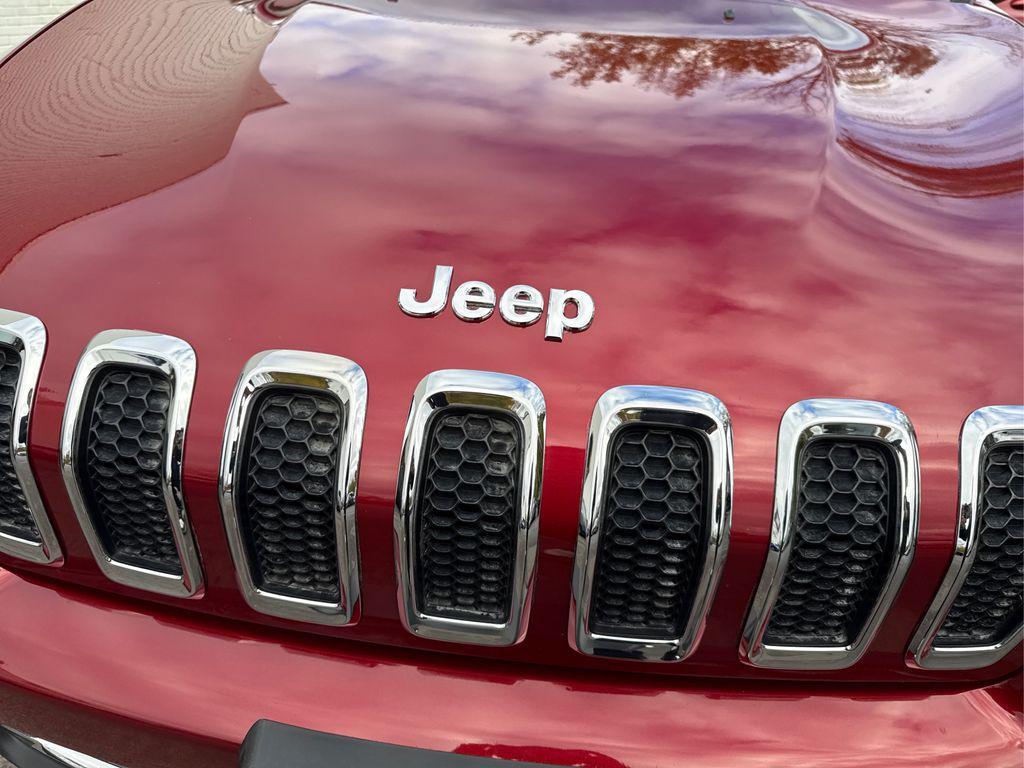 used 2015 Jeep Cherokee car, priced at $15,995