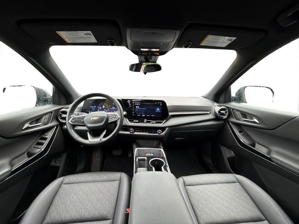 used 2025 Chevrolet Equinox car, priced at $29,290