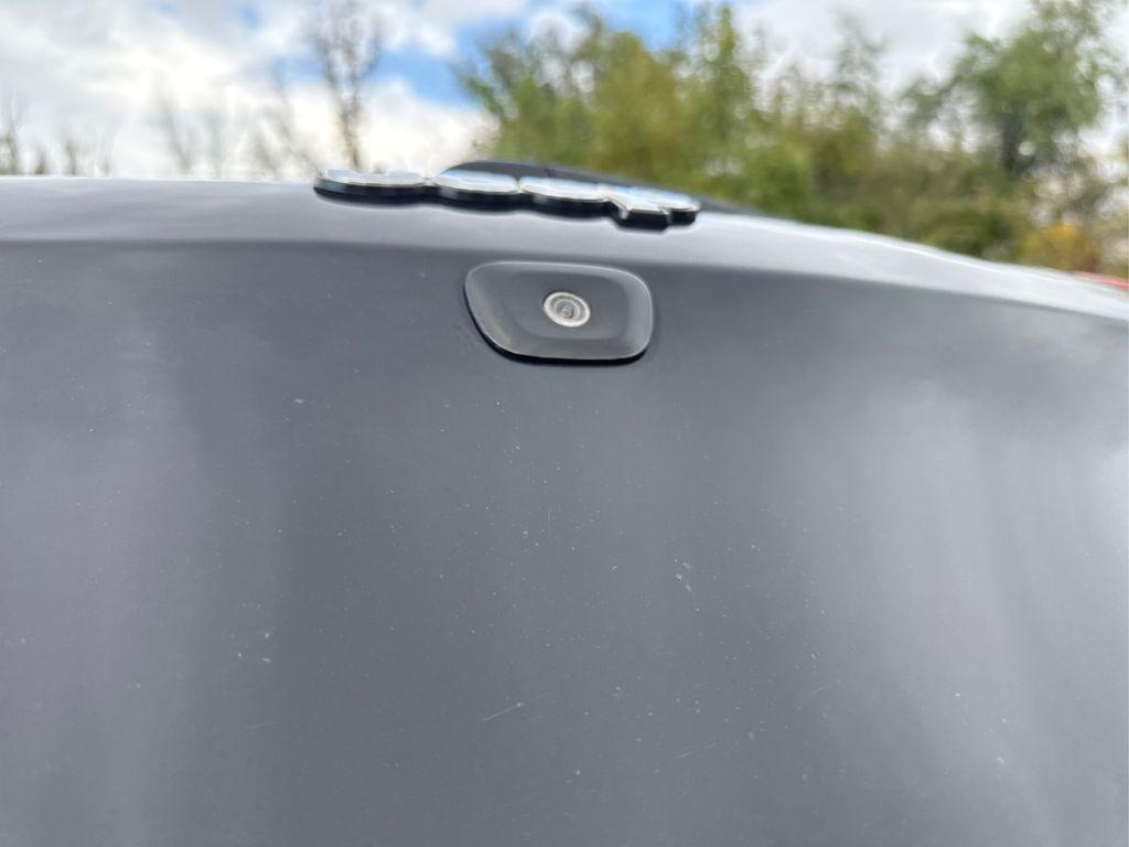 used 2018 Jeep Cherokee car, priced at $18,590