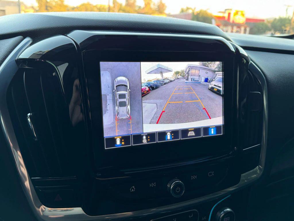 used 2022 Chevrolet Traverse car, priced at $22,995