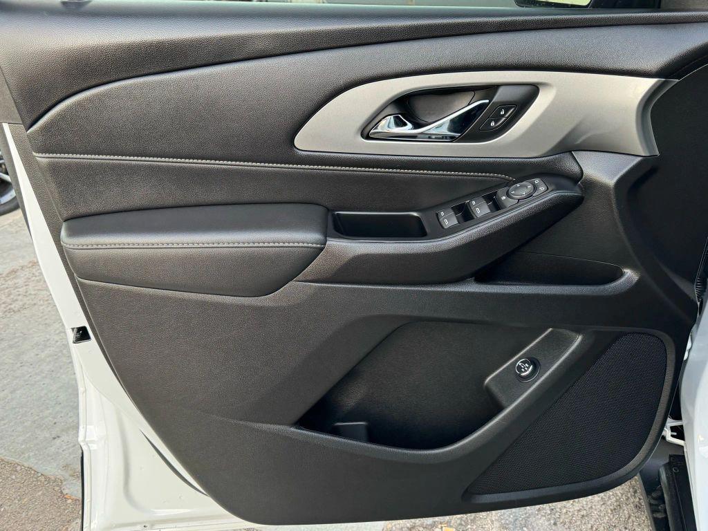 used 2022 Chevrolet Traverse car, priced at $22,995