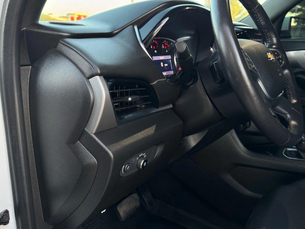 used 2022 Chevrolet Traverse car, priced at $22,995