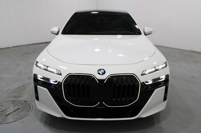 new 2024 BMW 760 car, priced at $152,390