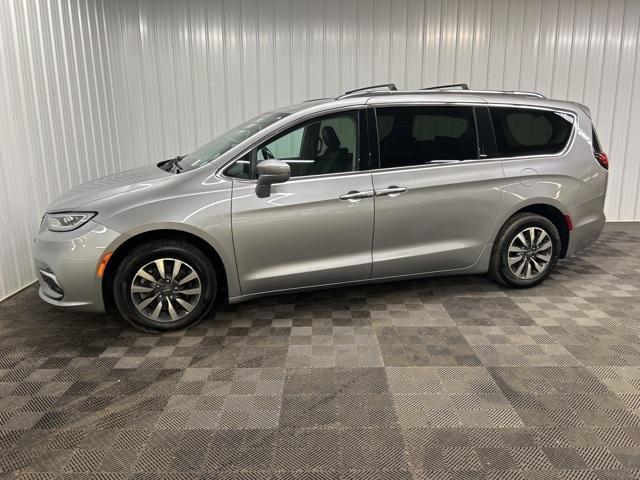 used 2021 Chrysler Pacifica car, priced at $23,999