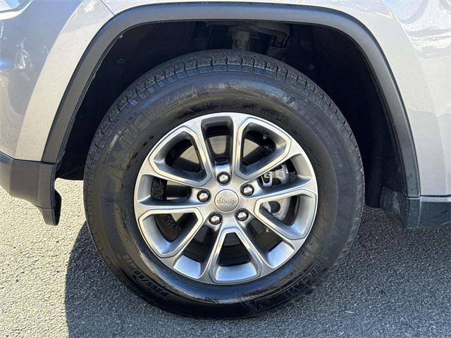 used 2015 Jeep Grand Cherokee car, priced at $13,500