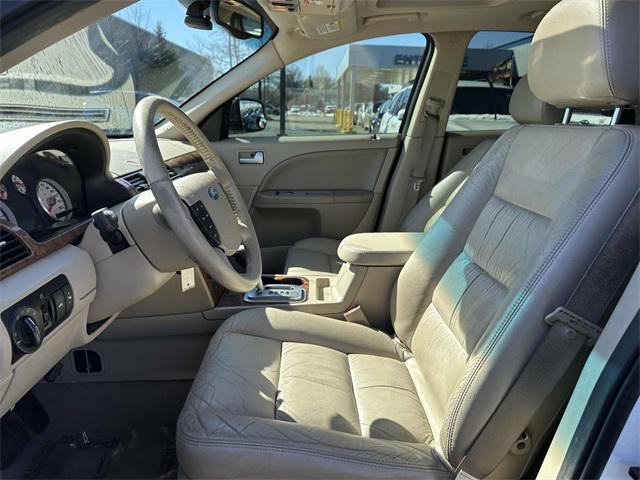 used 2005 Ford Five Hundred car, priced at $2,500