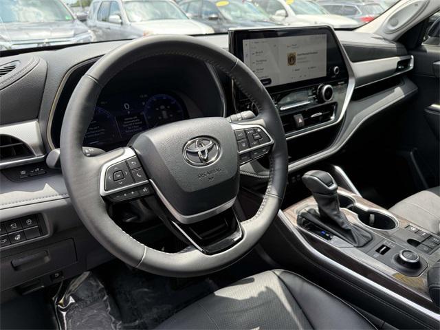 used 2024 Toyota Highlander car, priced at $48,000