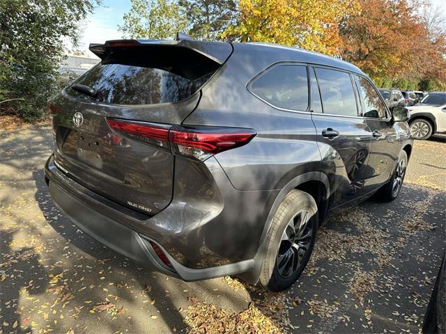 used 2022 Toyota Highlander car, priced at $37,000