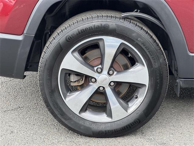 used 2021 Jeep Cherokee car, priced at $15,900