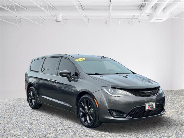 used 2018 Chrysler Pacifica car