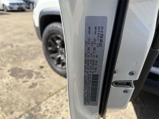 used 2019 Jeep Cherokee car, priced at $13,994