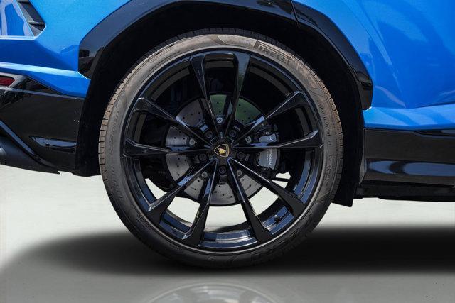 used 2022 Lamborghini Urus car, priced at $229,998