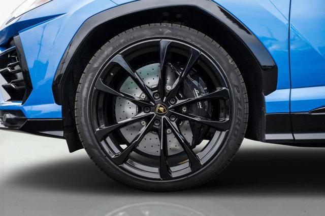 used 2022 Lamborghini Urus car, priced at $229,998