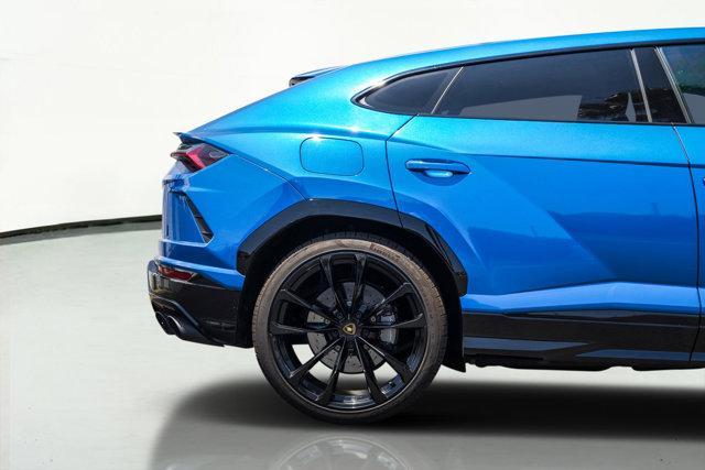used 2022 Lamborghini Urus car, priced at $229,998