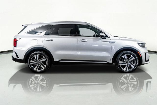 used 2022 Kia Sorento Plug-In Hybrid car, priced at $29,998