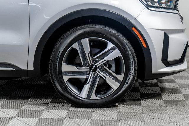 used 2022 Kia Sorento Plug-In Hybrid car, priced at $31,998