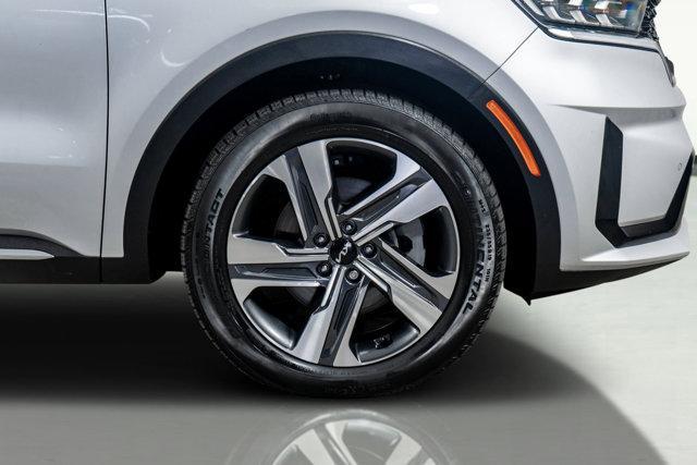 used 2022 Kia Sorento Plug-In Hybrid car, priced at $29,998
