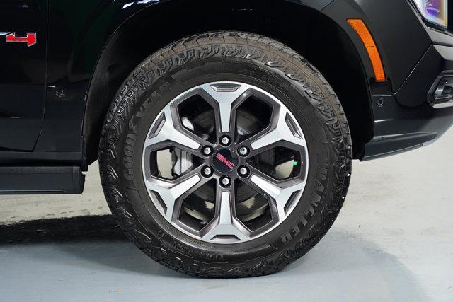 used 2025 GMC Yukon car, priced at $99,998