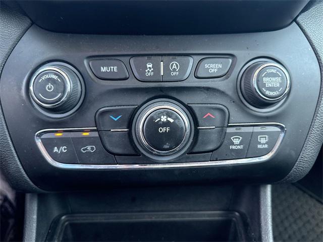 used 2019 Jeep Cherokee car, priced at $13,500