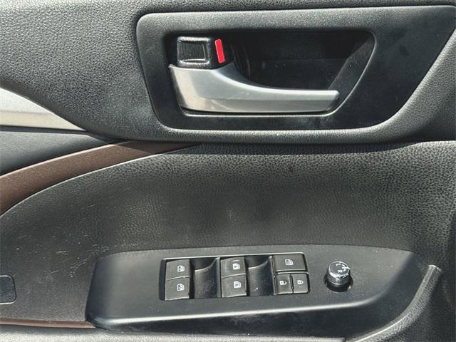 used 2017 Toyota Highlander car, priced at $22,300