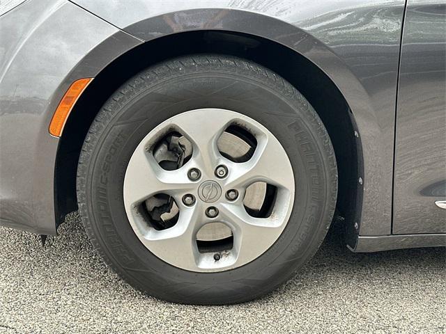 used 2017 Chrysler Pacifica car, priced at $13,000