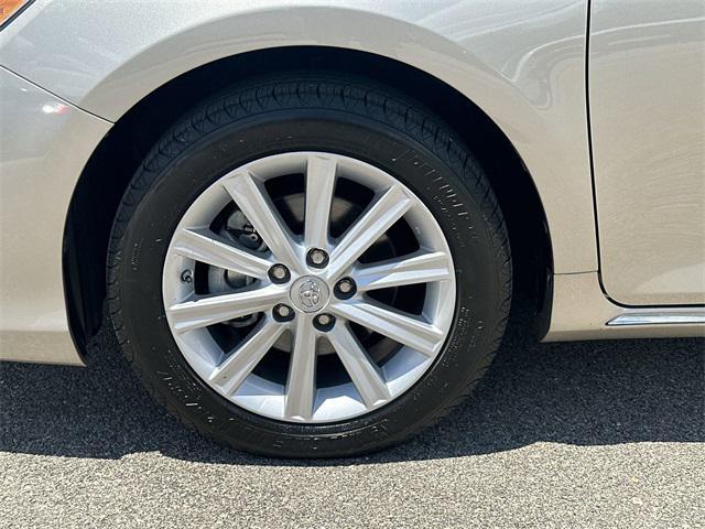 used 2013 Toyota Camry Hybrid car, priced at $14,000