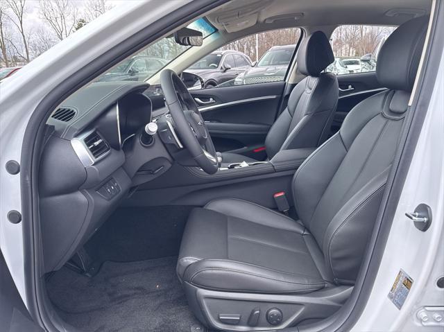 new 2025 Genesis G70 car, priced at $45,580