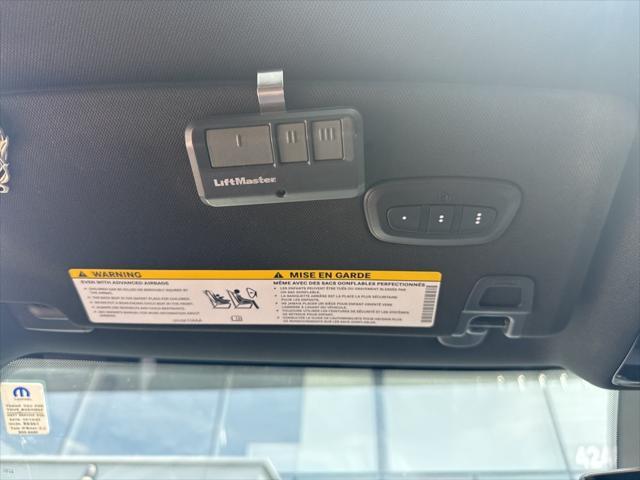 used 2022 Jeep Grand Cherokee car, priced at $34,454