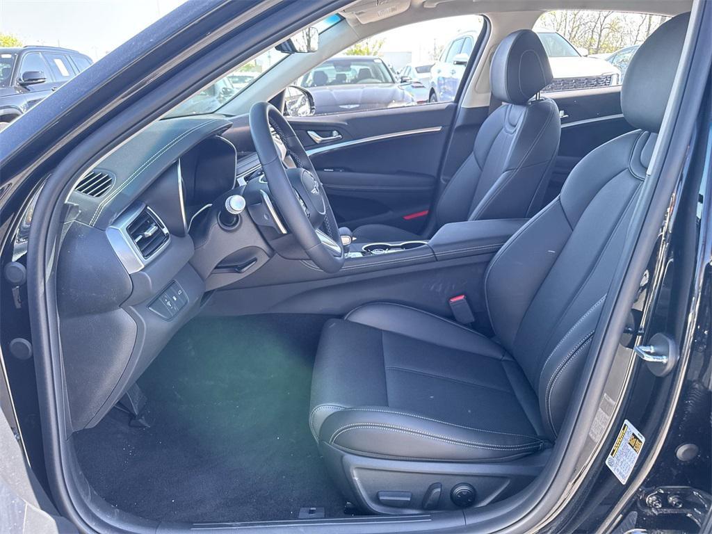 new 2025 Genesis G70 car, priced at $41,528