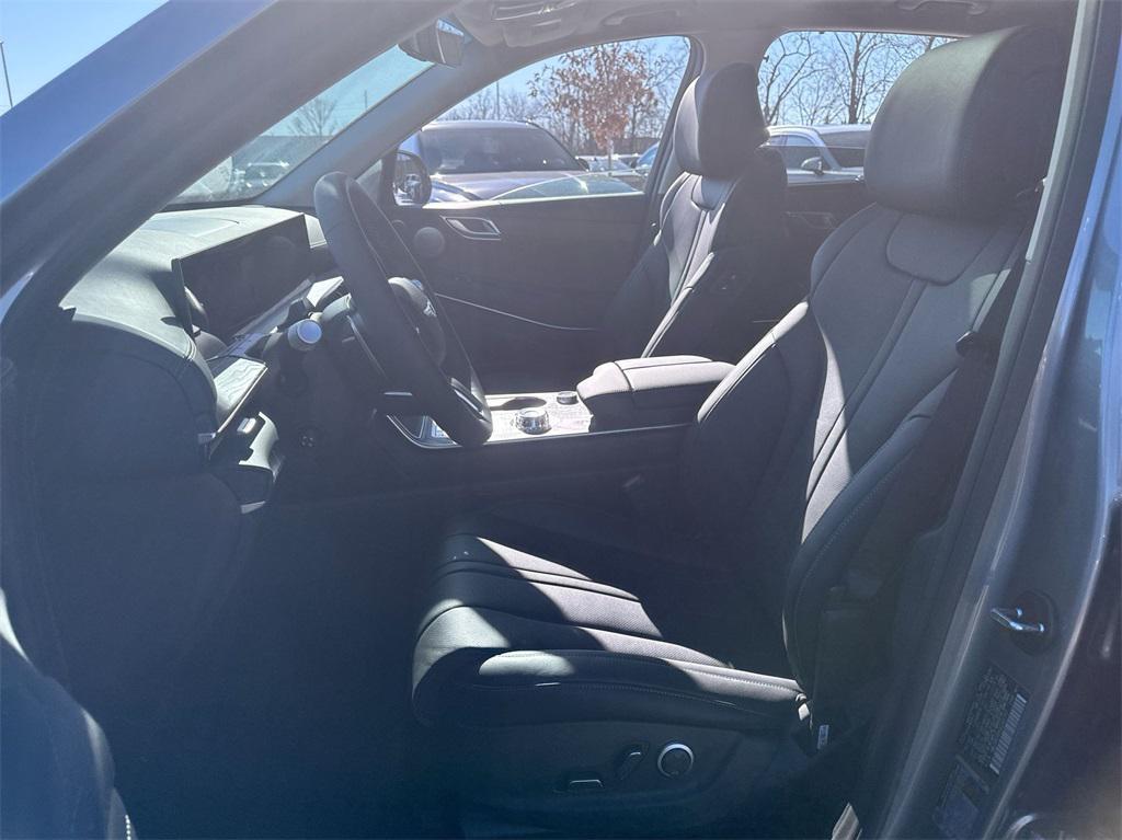 new 2025 Genesis GV80 car, priced at $68,039