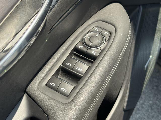 used 2024 Cadillac XT6 car, priced at $38,994