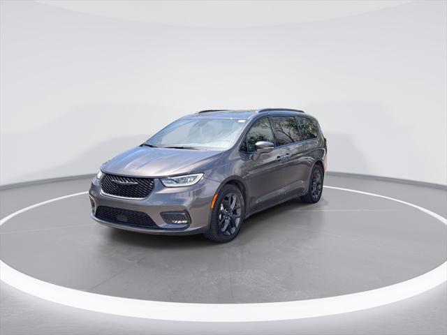 used 2021 Chrysler Pacifica car, priced at $26,299