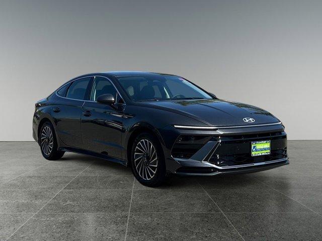new 2025 Hyundai Sonata Hybrid car, priced at $32,890