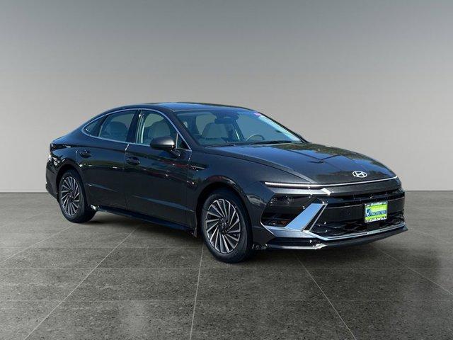 new 2025 Hyundai Sonata Hybrid car, priced at $32,800