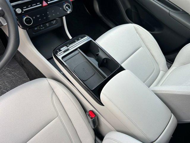 new 2025 Hyundai TUCSON Hybrid car, priced at $34,721