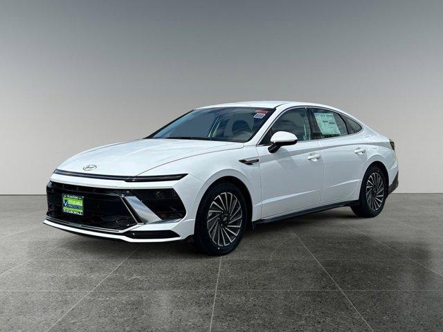new 2025 Hyundai Sonata Hybrid car, priced at $33,333